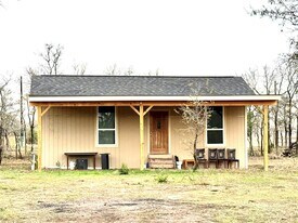 145 Campion Ln in Dale, TX - Building Photo