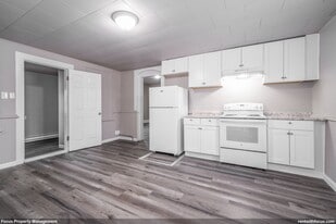 213 Manitowoc St in Menasha, WI - Building Photo