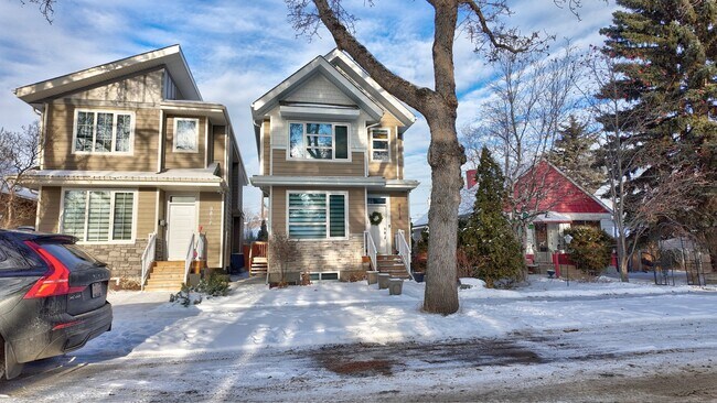 9818-9874 74 Ave NW in Edmonton, AB - Building Photo - Building Photo