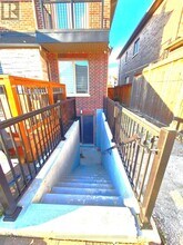 38 Harrison Ave in Mississauga, ON - Building Photo - Building Photo