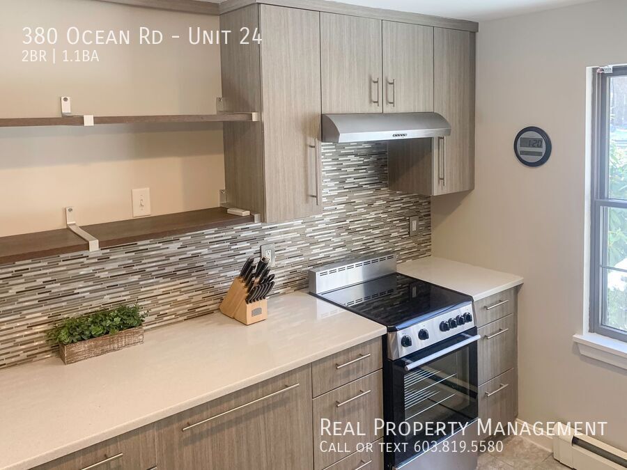 380 Ocean Rd in Portsmouth, NH - Foto de edificio