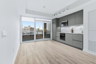 110-4110 Broadway Ave in Toronto, ON - Building Photo