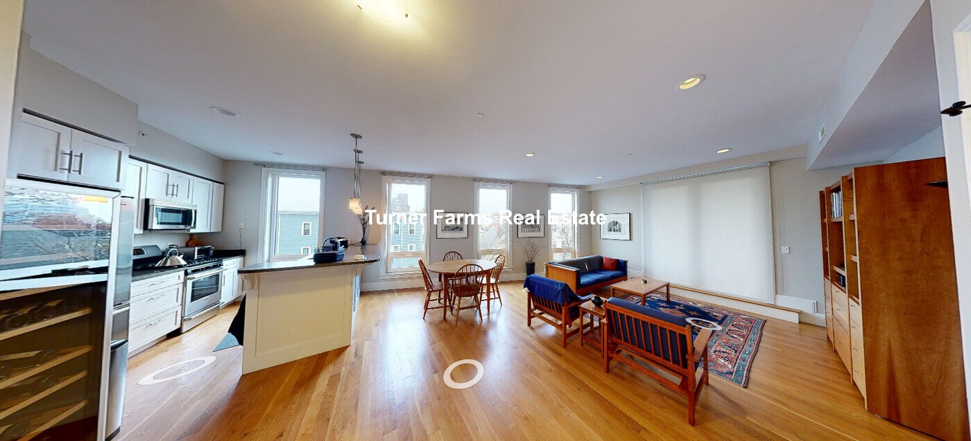 158 Hampshire St, Unit 4a in Cambridge, MA - Building Photo
