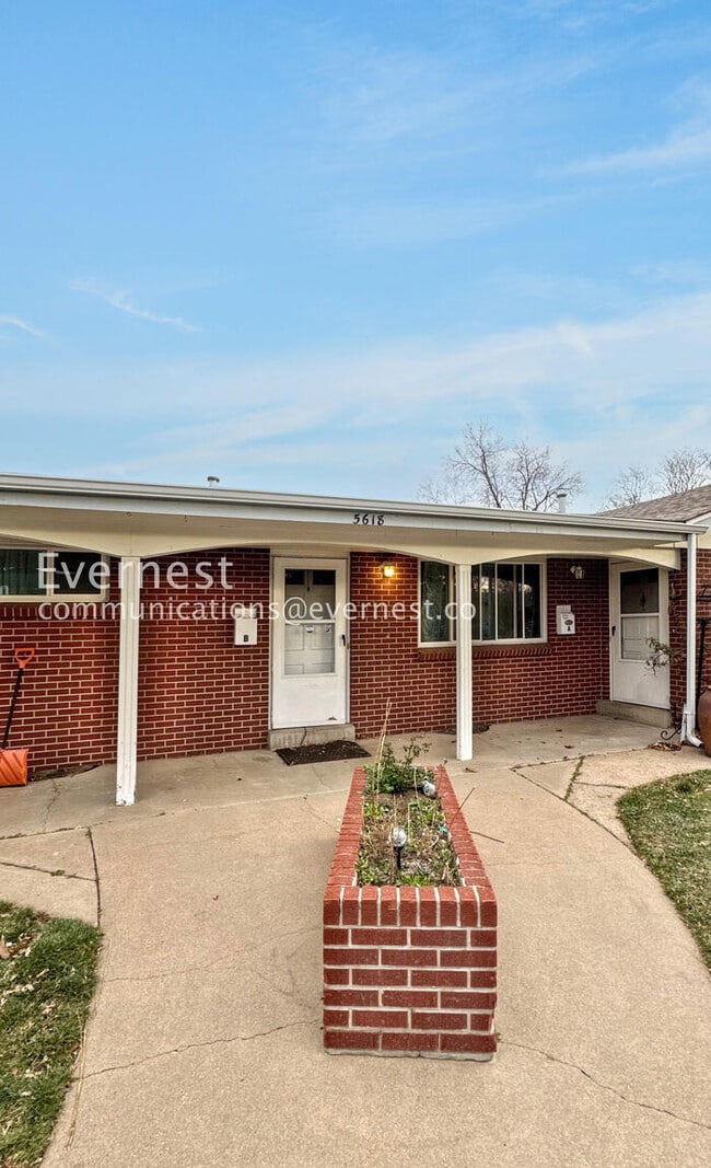 5618 S Fox Cir in Littleton, CO - Building Photo - Building Photo