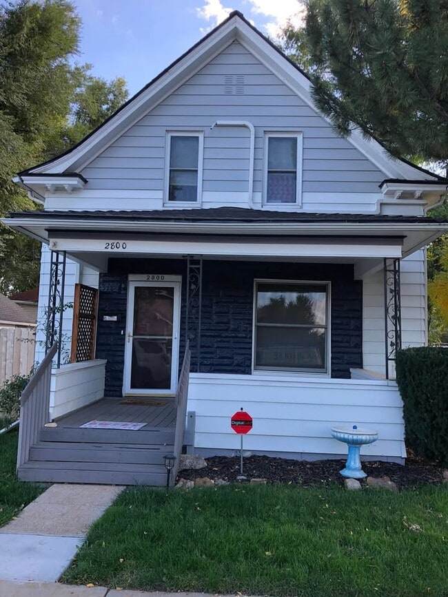 property at 2800 S Acoma St