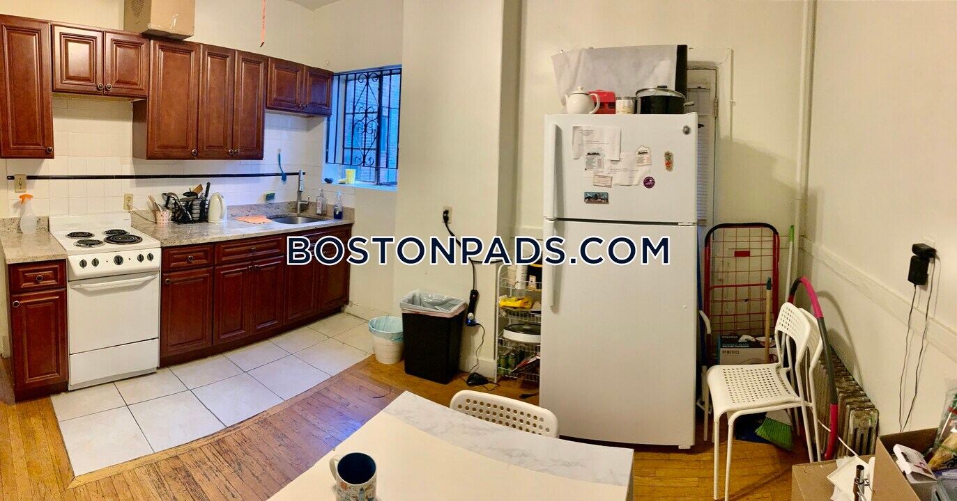 212 Hemenway St, Unit 4 in Boston, MA - Building Photo