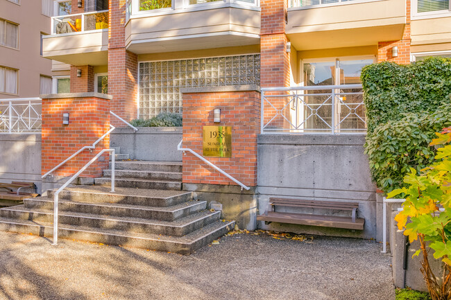 Sundial at the Park in Vancouver, BC - Building Photo - Building Photo