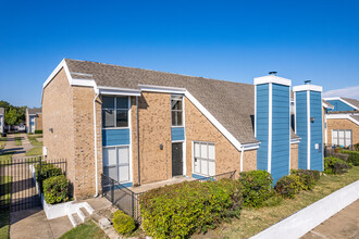 Windham Chase in Richardson, TX - Building Photo - Building Photo