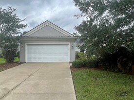 24 Whitebark Ln in Bluffton, SC - Building Photo