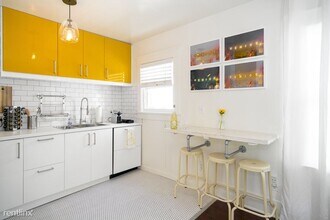 205 Horizon Ave in Los Angeles, CA - Building Photo - Building Photo