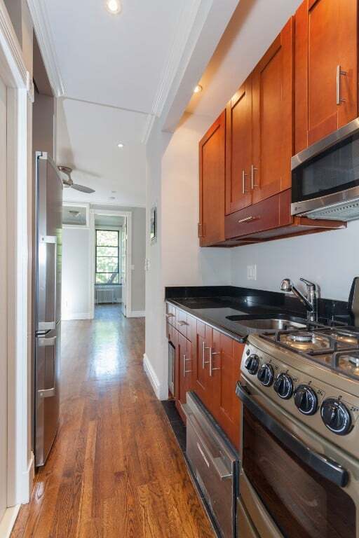 246 Mott St