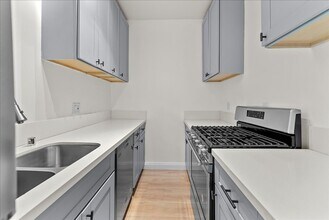 1475 W Adams Blvd in Los Angeles, CA - Building Photo - Building Photo