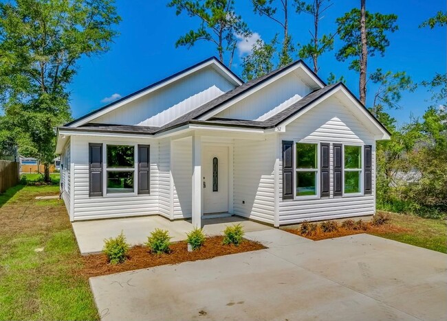 property at 118 Dakota Dr