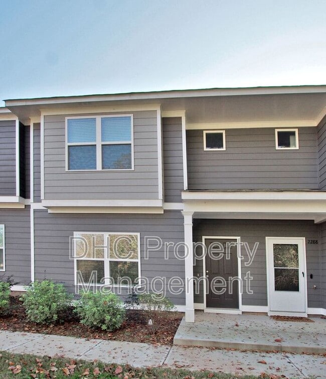 2290 Connally Pl in East Point, GA - Building Photo - Building Photo