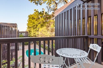 710 Laurel Ave in San Mateo, CA - Foto de edificio - Building Photo