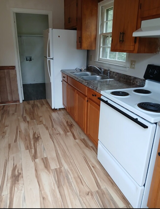251 Greenwood Dr in Madison Heights, VA - Building Photo - Building Photo