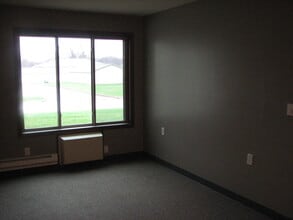 Cypress Pointe Apartments in Spencer, IA - Foto de edificio - Building Photo