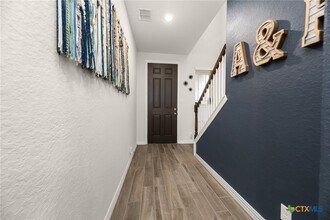 2043 Cowan Dr in New Braunfels, TX - Building Photo - Building Photo