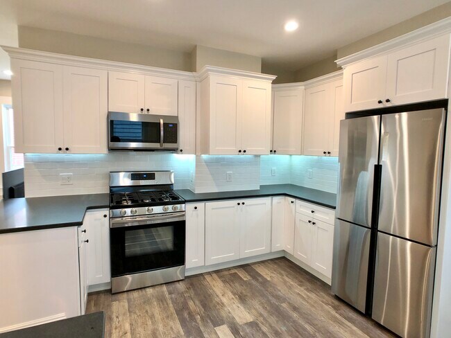 34 Evergreen St, Unit 1 in Boston, MA - Building Photo - Building Photo