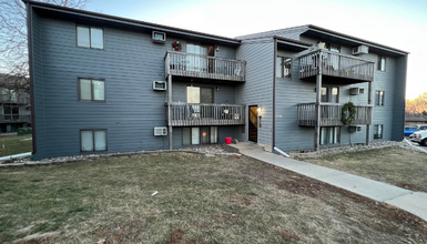 4304 E 26th St-Unit -1 bedroom in Sioux Falls, SD - Building Photo - Building Photo