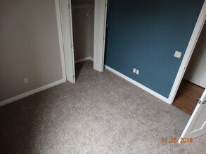 211 E 2nd St, Unit 206 in Ottumwa, IA - Building Photo - Building Photo