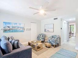 350 Grapetree Dr in Key Biscayne, FL - Building Photo - Building Photo