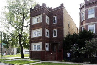 4201 W Hirsch St in Chicago, IL - Building Photo - Building Photo