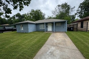 5122 Windemere St in Houston, TX - Building Photo