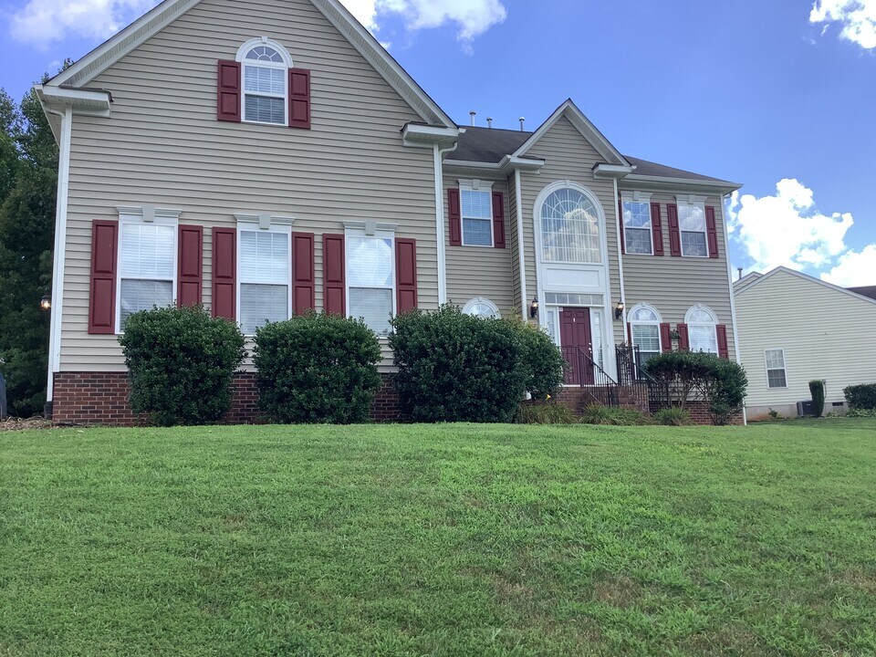 4017 Garden Oak Dr in Indian Trail, NC - Building Photo