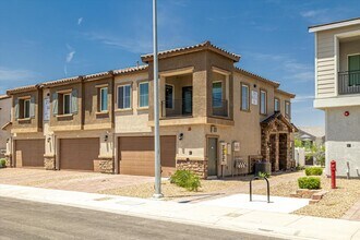 216 Callen Falls Ave in Henderson, NV - Building Photo - Building Photo