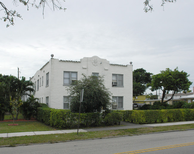 2020 Washington St in Hollywood, FL - Foto de edificio - Building Photo