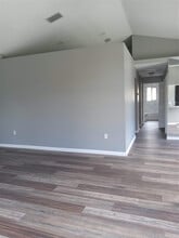 108 Greentree Ln in Yalaha, FL - Building Photo - Building Photo