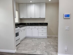 128 N Sheridan St in Corona, CA - Building Photo - Building Photo