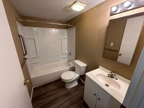 1540 W Fourteenth St in Chanute, KS - Building Photo - Building Photo