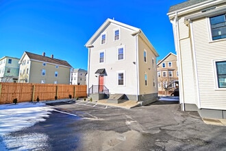 81 Preston St, Unit 2 in Providence, RI - Building Photo - Building Photo