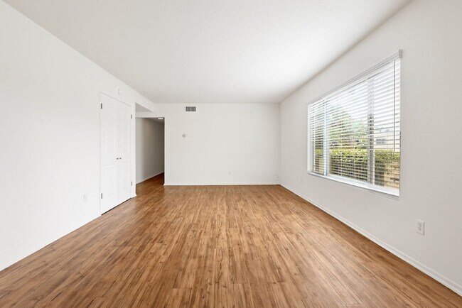 241 Avenida Serra in San Clemente, CA - Building Photo - Building Photo