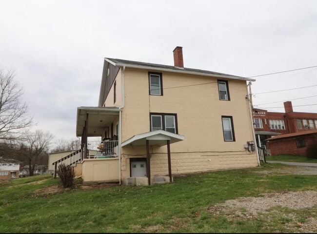 property at 405 Round Street