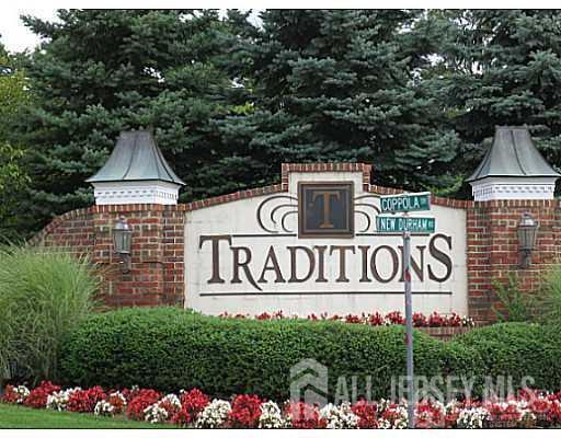 231 Lucy Ct in South Plainfield, NJ - Foto de edificio