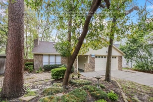 240 Point Clear Dr in Conroe, TX - Building Photo