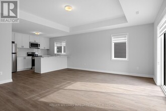 552 Entourage Private in Ottawa, ON - Building Photo - Building Photo