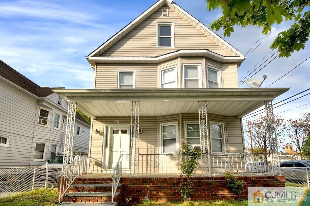 40 Pulaski Ave in Carteret, NJ - Building Photo