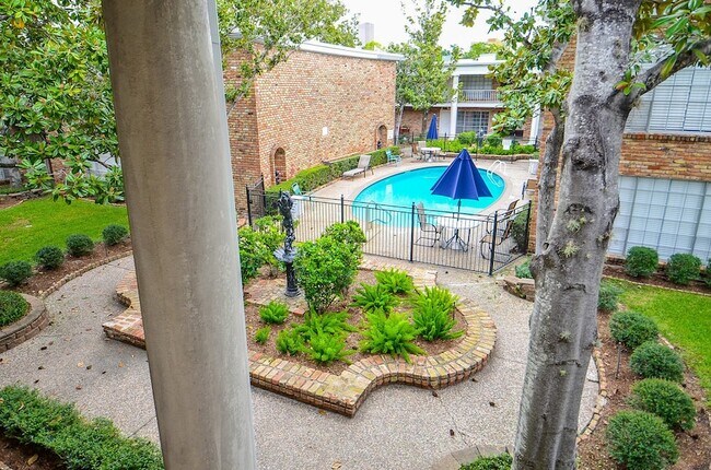property at 2121 Fountain View Dr