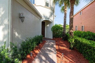 9760 Roche Pl in Wellington, FL - Building Photo - Building Photo