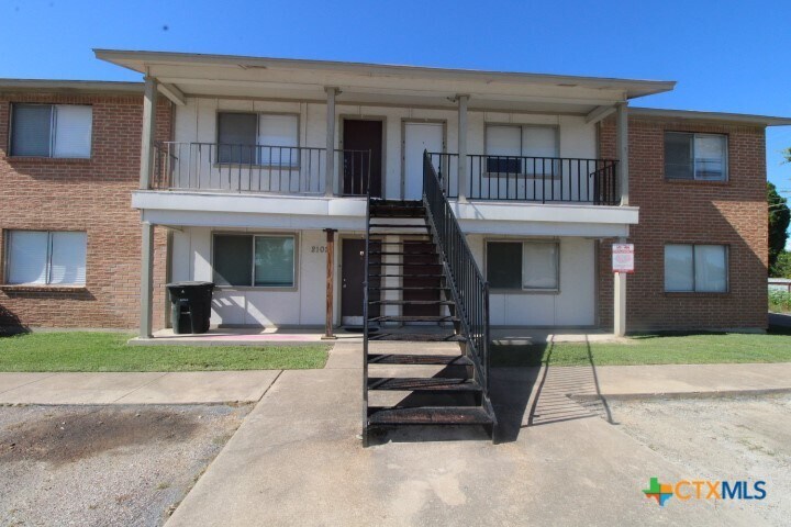 2102 Hunt Dr in Killeen, TX - Building Photo