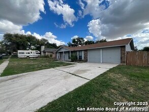 7102 Glen Point Dr in San Antonio, TX - Building Photo - Building Photo
