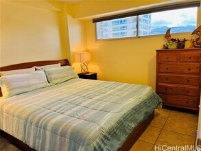 2440 Kuhio Ave. in Honolulu, HI - Building Photo - Building Photo