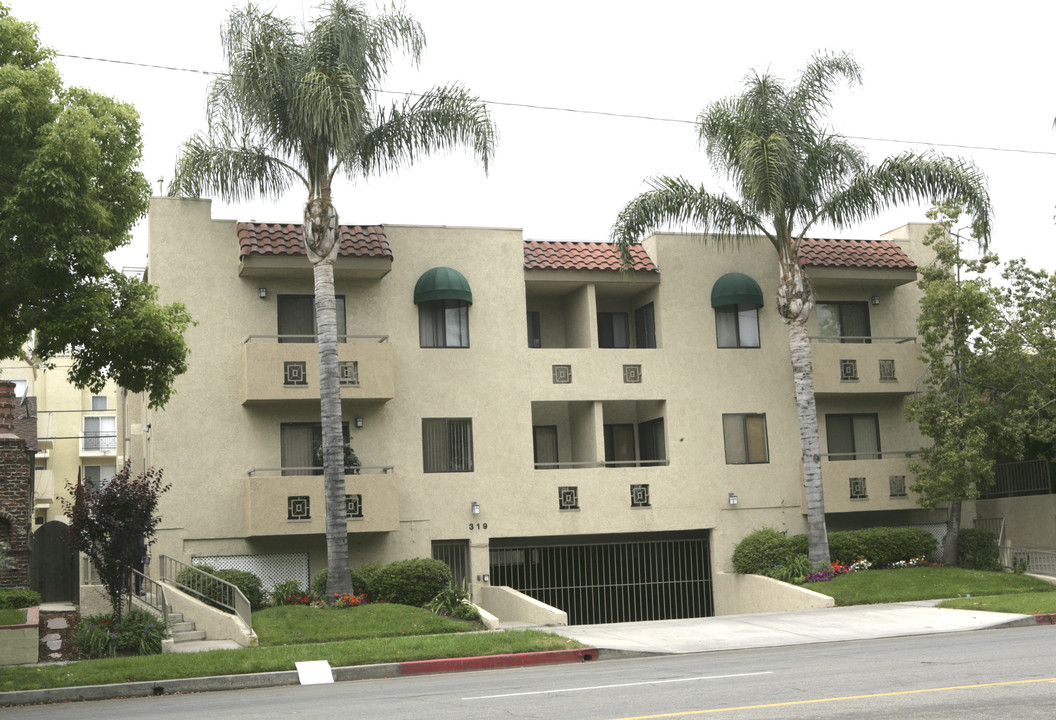 319 N Hollywood Way in Burbank, CA - Building Photo