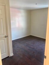 5403 E Bristol Rd in Burton, MI - Building Photo - Building Photo