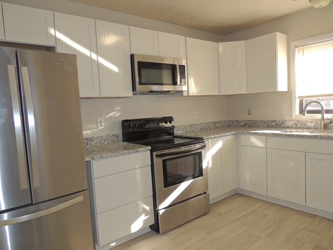 6961 Candlewood Dr in Fayetteville, NC - Building Photo - Building Photo