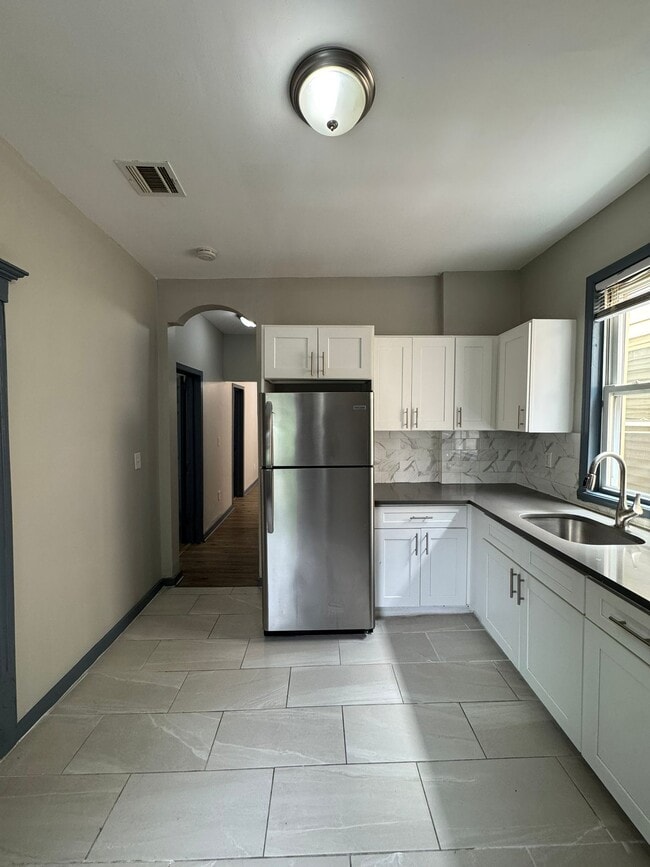 107 Wilkinson Ave, Unit 2